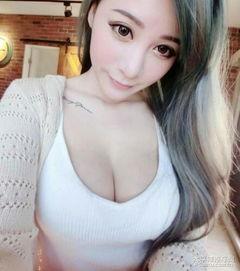 美女主播爆衣